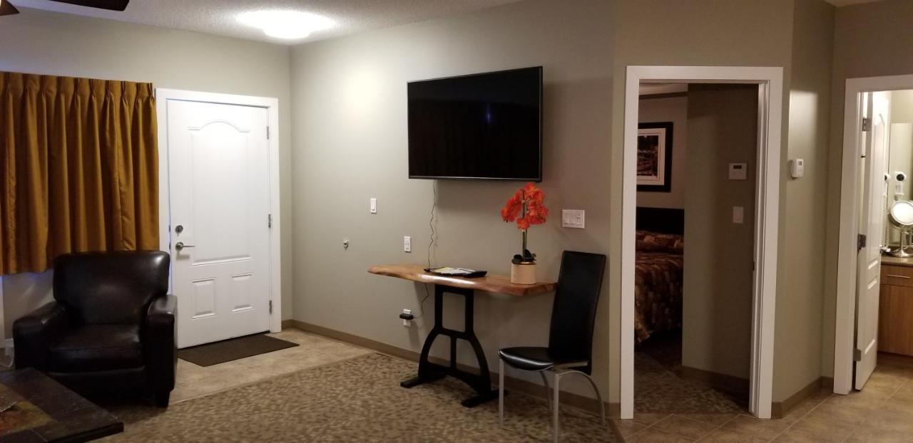 Alberta Beach Inn And Suites Екстер'єр фото